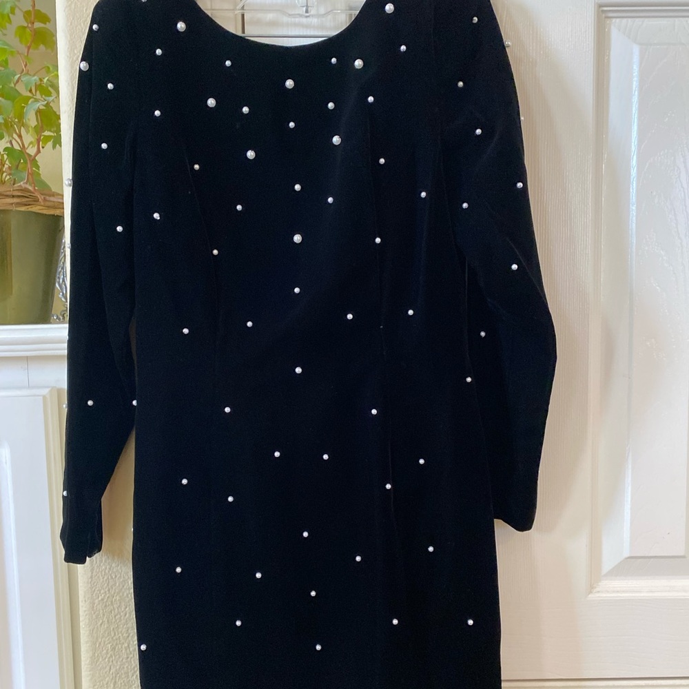Vintage Black velvet little black evening mini dress with pearls appliqué